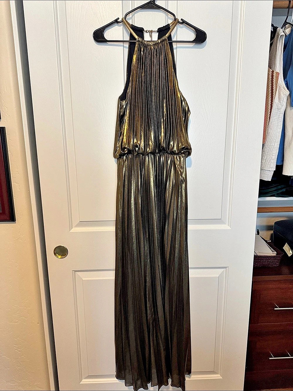 MSK Metallic Pleated Maxi Dress in Black & Gold Size 8